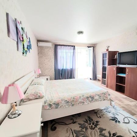 1 Комнатная На Позняках Apartment Kiev Exterior foto